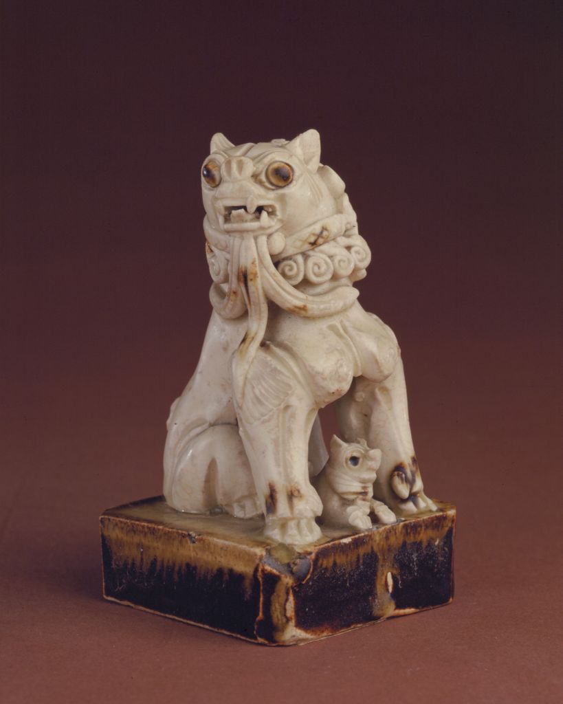 图片[1]-White glaze painted lion statue in Xingyao-China Archive